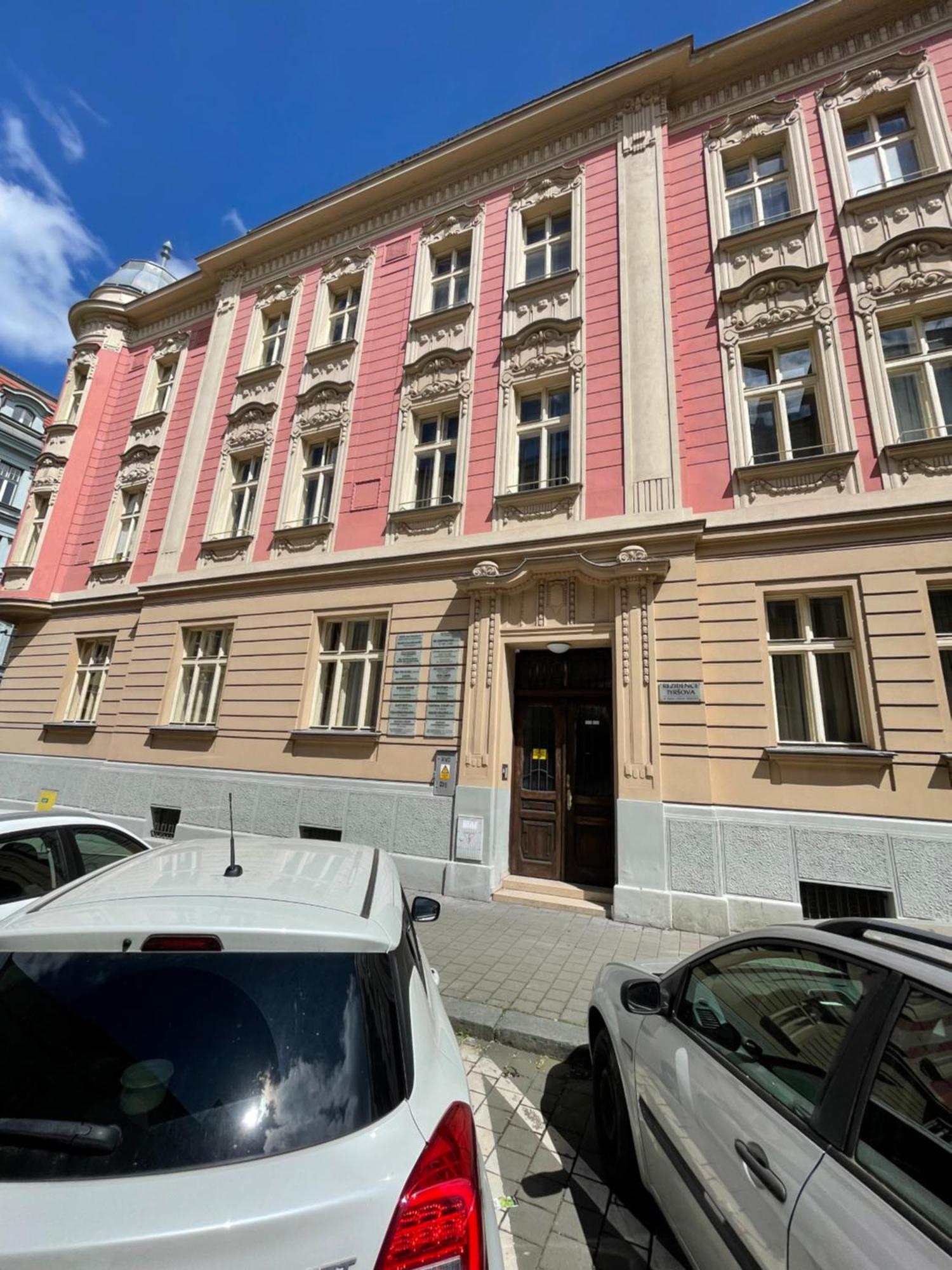 Minato Apartments Ostrava Center Ngoại thất bức ảnh